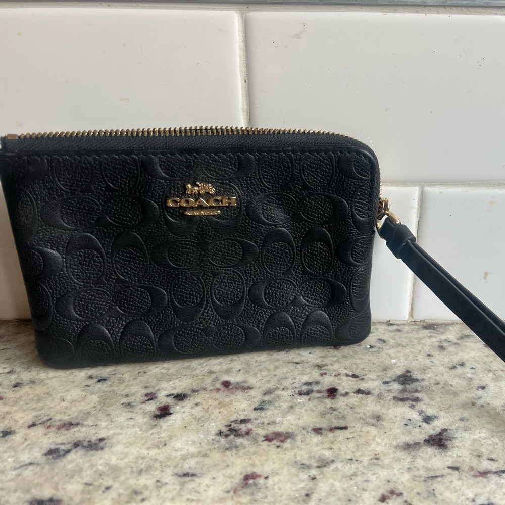 Coach Wristlet authentic **zipper issue** black 6”